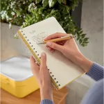 Leitz COSY Soft touch spirálfüzet (B5), meleg sárga, vonalas