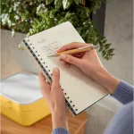 Leitz COSY Soft touch spirálfüzet (B5), bársony szürke, vonalas