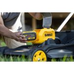 DEWALT Önjáró fűnyíró, 54V XR FLEXVOLT, 53cm, kettős késrendszer, akku nélkül