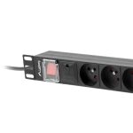 Lanberg PDU-08E-0200-BK 19 1U 8xSchuko francia aljzat Uni-Schuko csatlakozóvéggel 2m elosztósor kapcsolóval